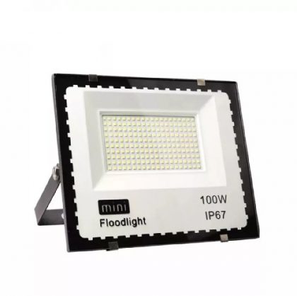 KR_100WFloodLight04