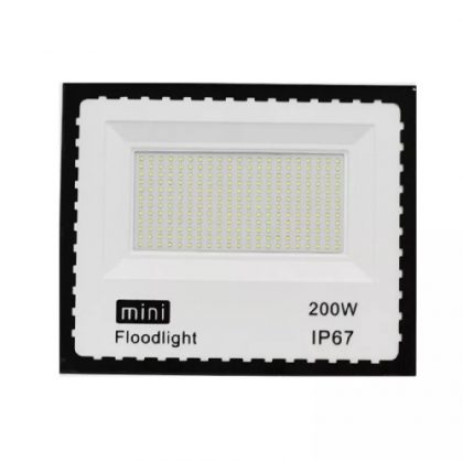 KR_200WFloodLight04