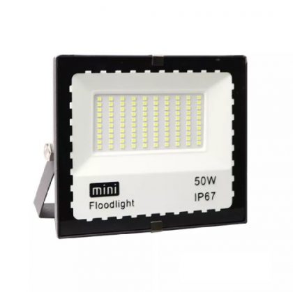 KR_50WFloodLight04